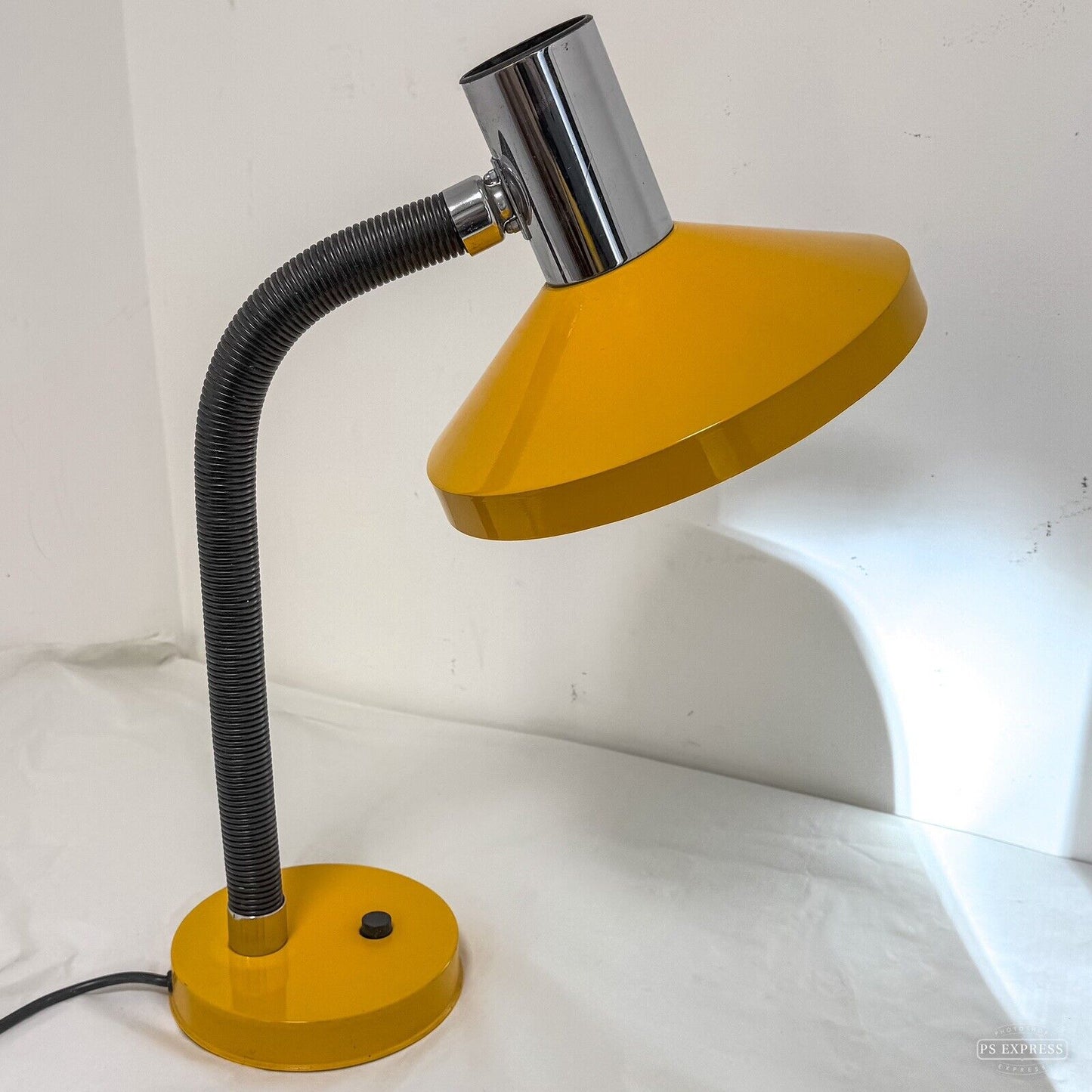 Mid Century 60s 70s Yellow Swan Neck Table Lamp Space Age Design 61cm